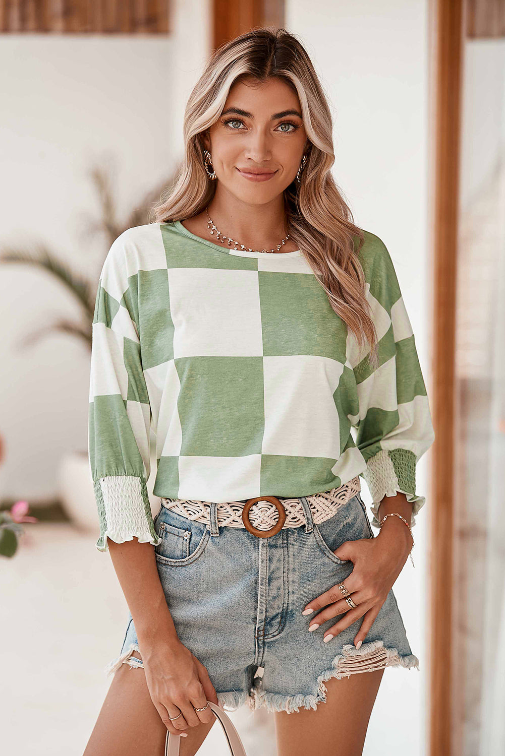 T-shirt con polsini smock con volant a quadretti verde erba