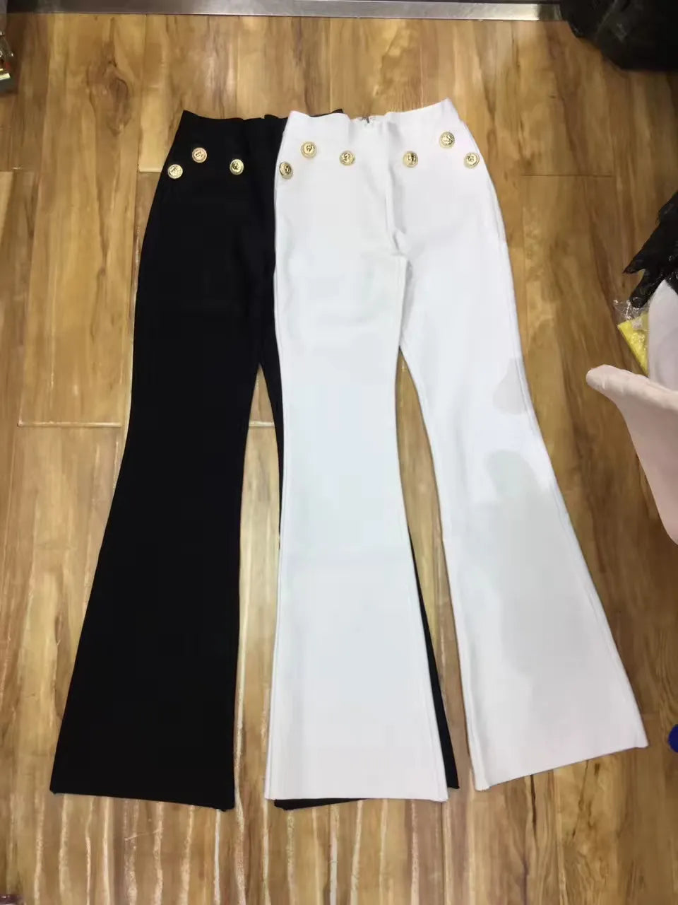 Pantaloni da donna di alta qualità Celurvei Pantaloni da donna svasati con bottoni bianchi rossi Pantaloni da donna solidi