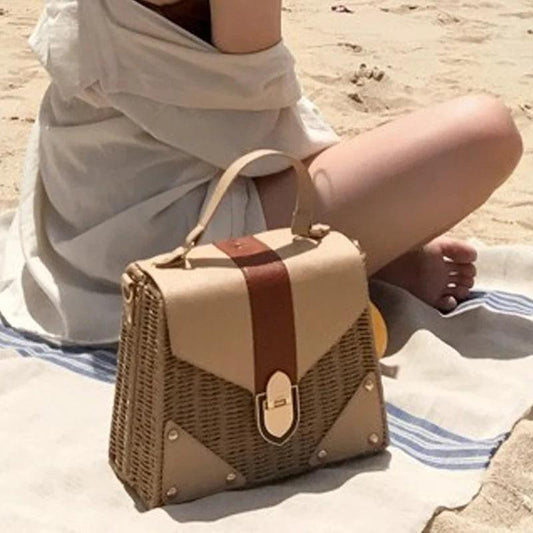 Nuove borse di paglia della Boemia del 2023 per le borse da spiaggia delle donne Borsa a tracolla vintage in rattan estiva fatta a mano