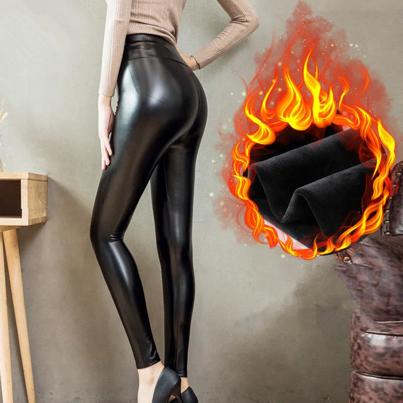 2023 Pantaloni di pelle invernali per le donne Pile caldi addensare pantaloni a matita a vita alta PU Leggings scarni Pantaloni autunnali P9108